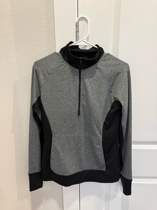 Aeropostale Tops - Aeropostale Women's Gray and Black Zip-Up Pullover